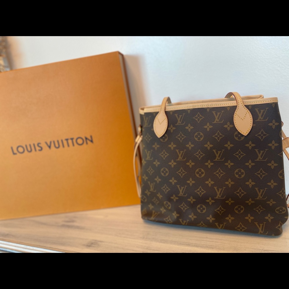 ON HOLD Louis Vuitton purse